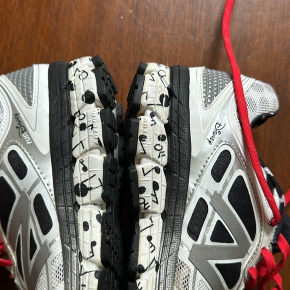 New Balance 860 Run Disney 2015 Minnie Mouse Sneakers - Picture 10 of 16